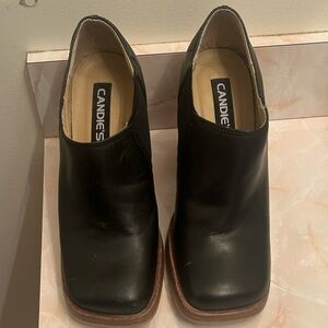 Candie's black square-toe Y2K Leather mules/clogs w/a high heeled platform style